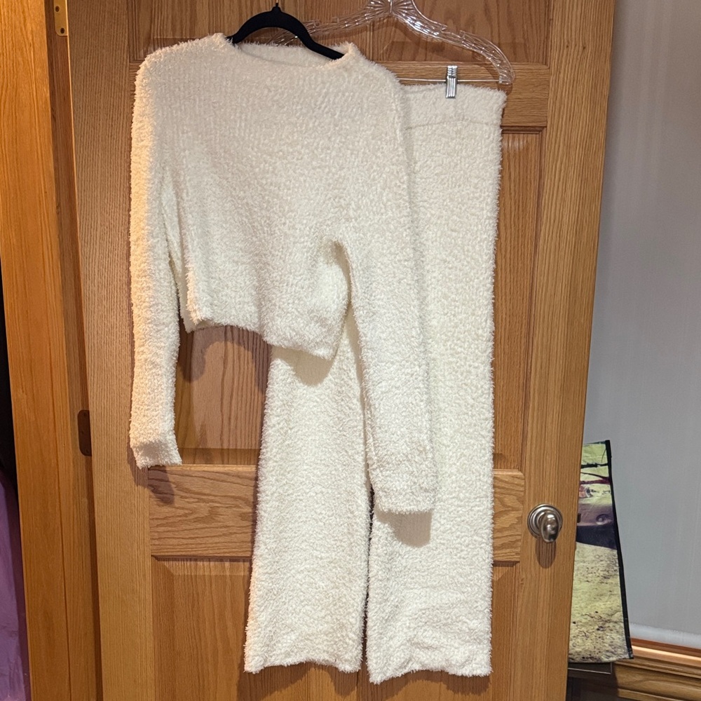 Aerie Cream Fuzzy Crew Neck Sweater and Pants. Never Worn